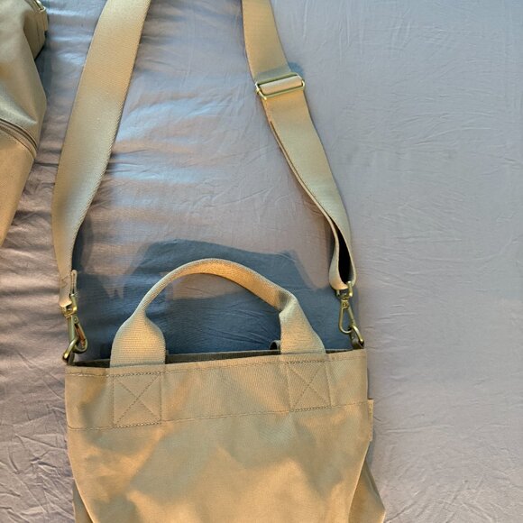 Canvelle Weekender and Crossbody - Picture 4 of 6